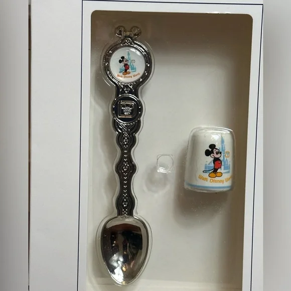 Walt Disney World Spoon & Thimble set - Picture 2 of 13